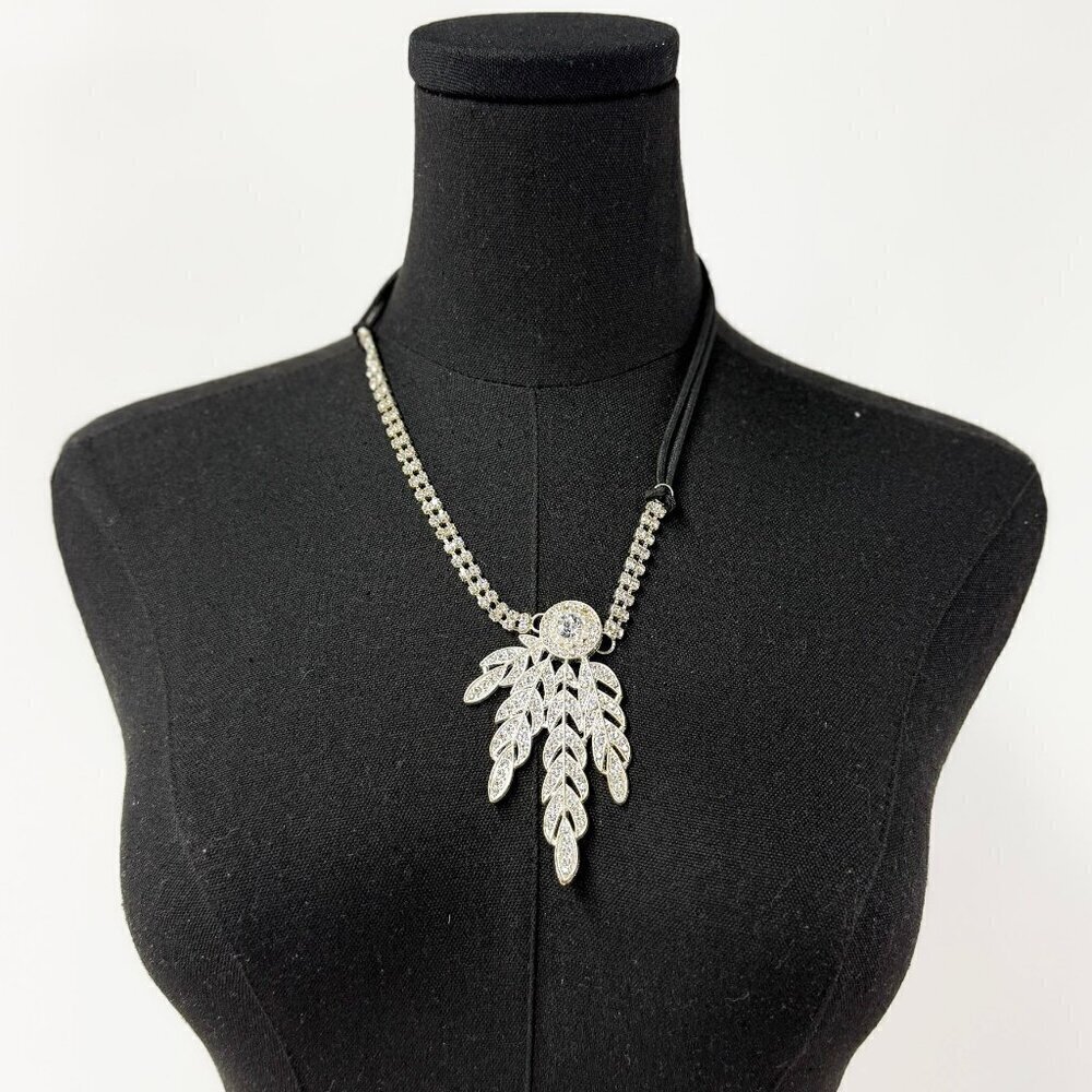 CRYSTAL STATEMENT NECKLACE